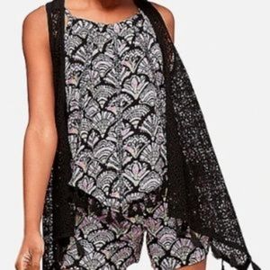 ✨️JUSTICE crochet tassel vest NWT
